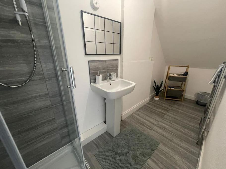 Lovely 2 Bed On Tower Bridge London Exterior photo